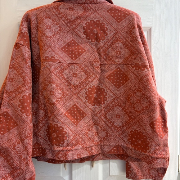 New Easel Button Up Denim mixed Print Denim Shacket Jacket Coral Small Paisley - Picture 5 of 5